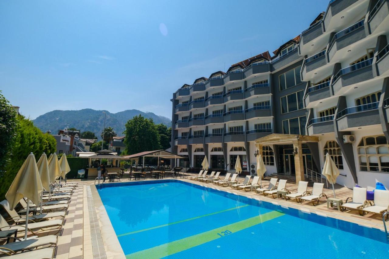 Hotel Club Selen İçmeler Esterno foto