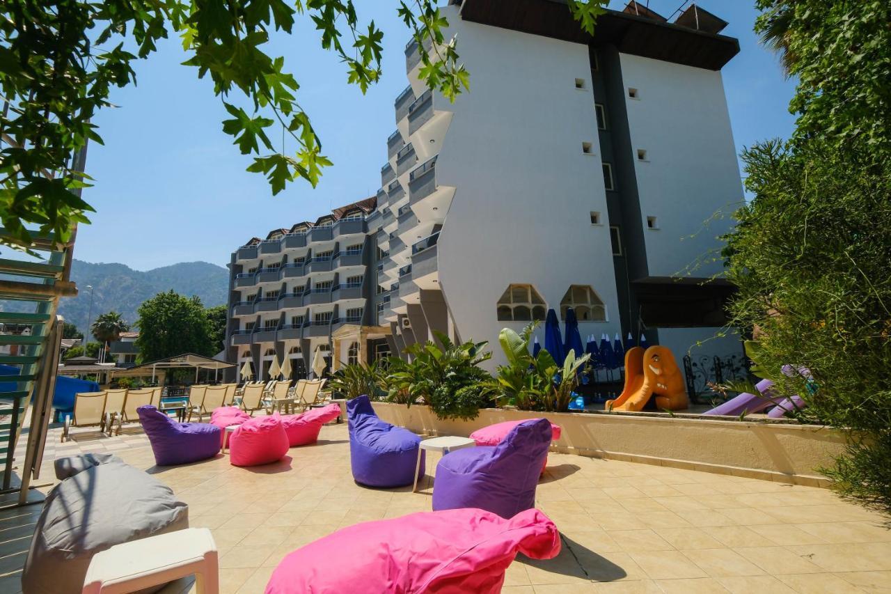Hotel Club Selen İçmeler Esterno foto