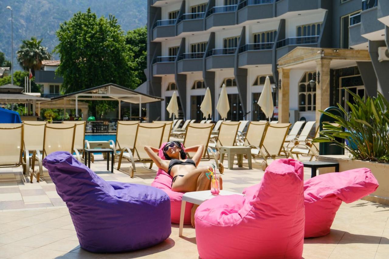 Hotel Club Selen İçmeler Esterno foto