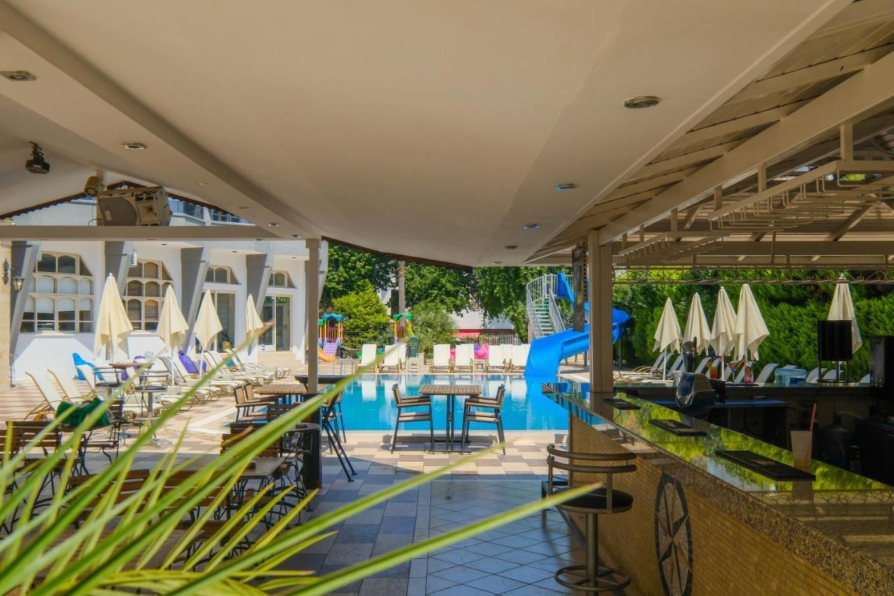 Hotel Club Selen İçmeler Esterno foto