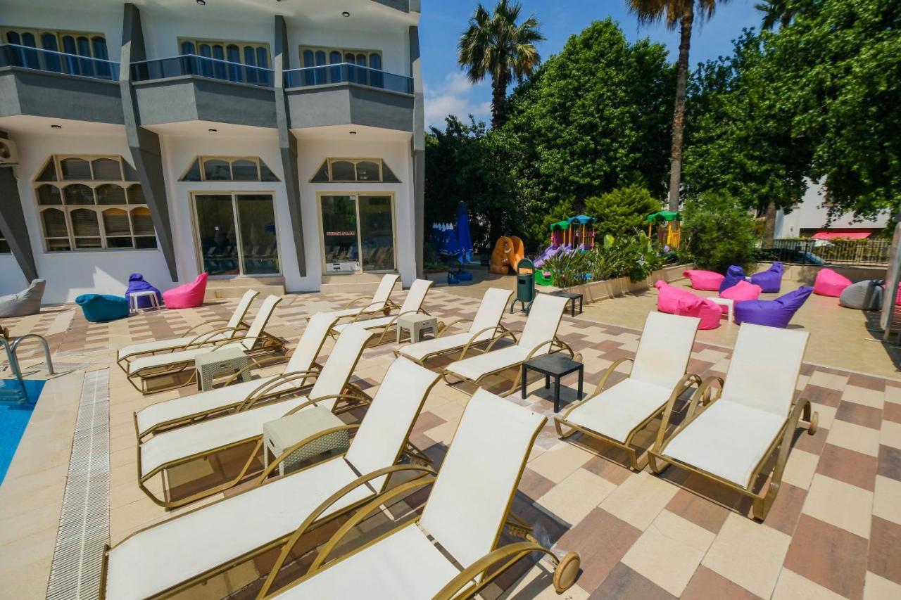 Hotel Club Selen İçmeler Esterno foto